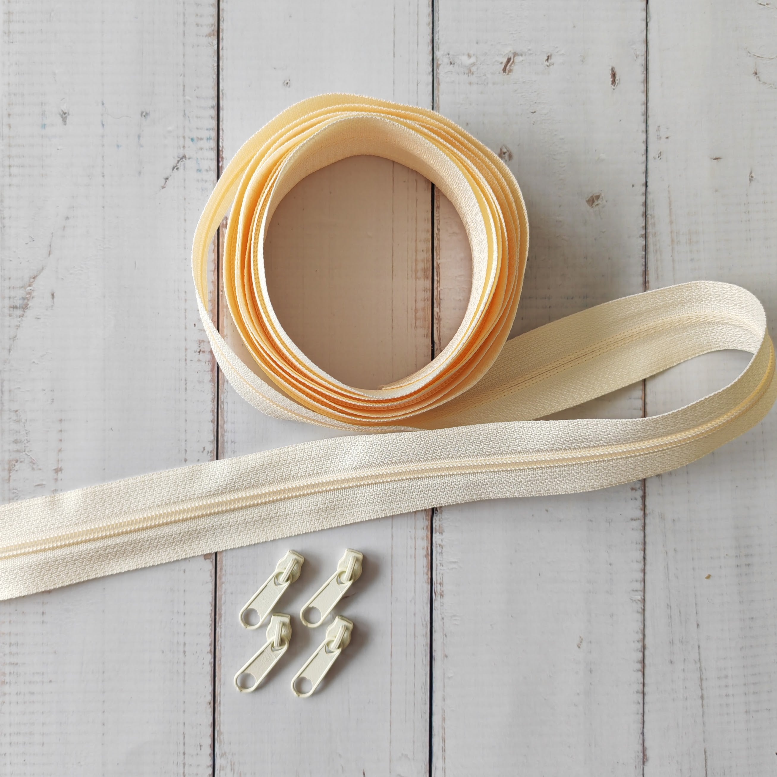 #3 Cream Zipper Tape + Cream Metal Pulls - 2 lengths available