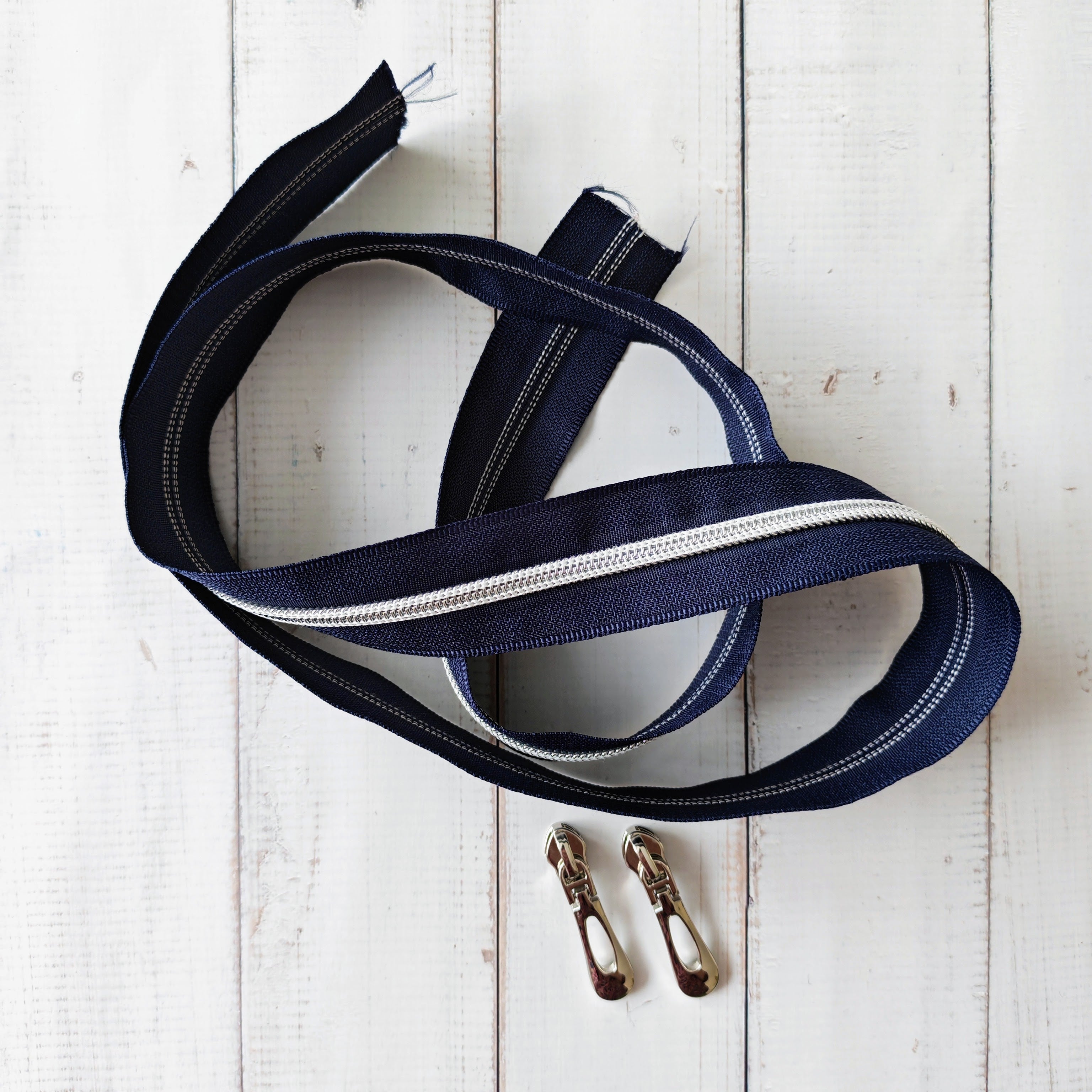 1 metre #5 Navy Blue With Silver Teeth Zipper Tape + 2 Water Drop Zipper Pulls